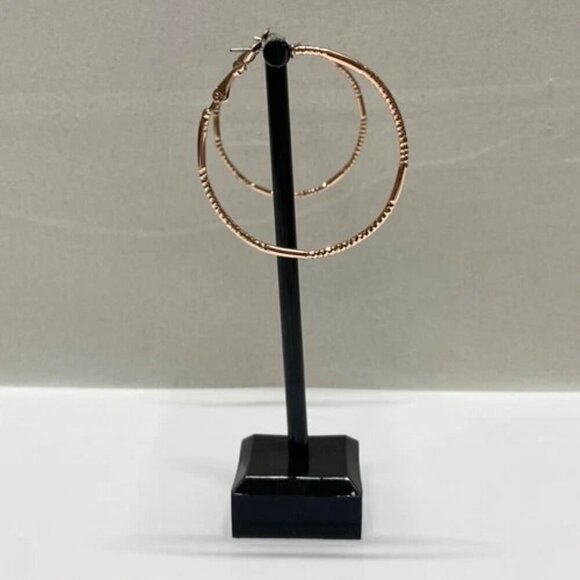 Hoop Earrings Round Elegant Detailed Rose Gold Tone 1 1/2" Fashion Jewelry EUC - Picture 4 of 6
